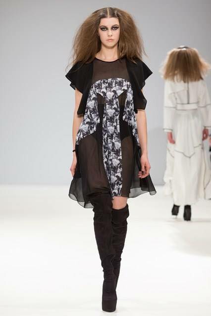 THE LOOK OF THE YEAR - Oliwia Sawczak na London Fashion Week